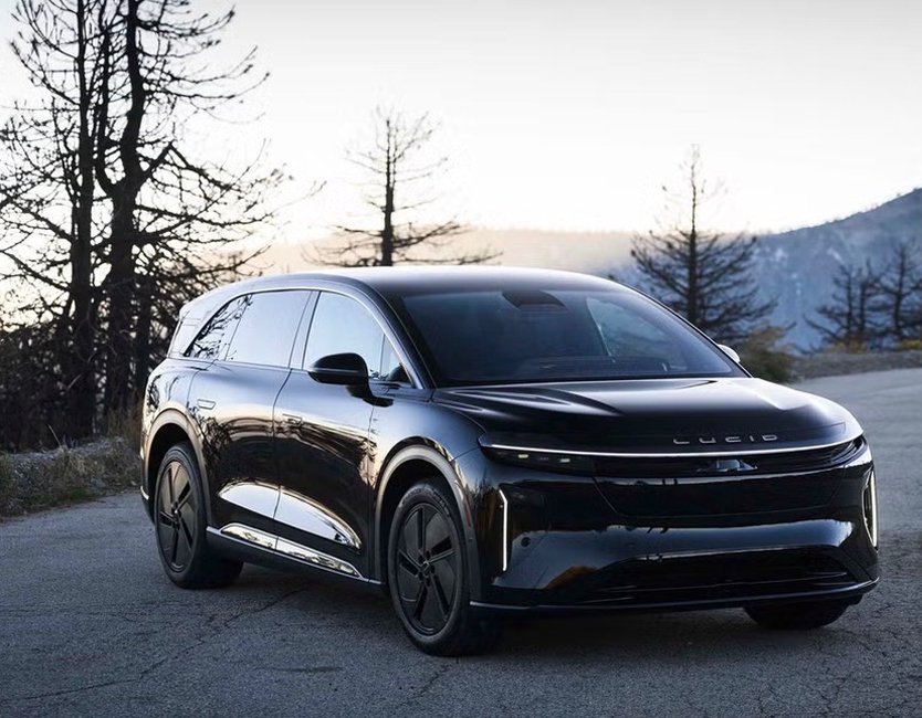Ghost Sedan's Lucid Gravity SUV on the road