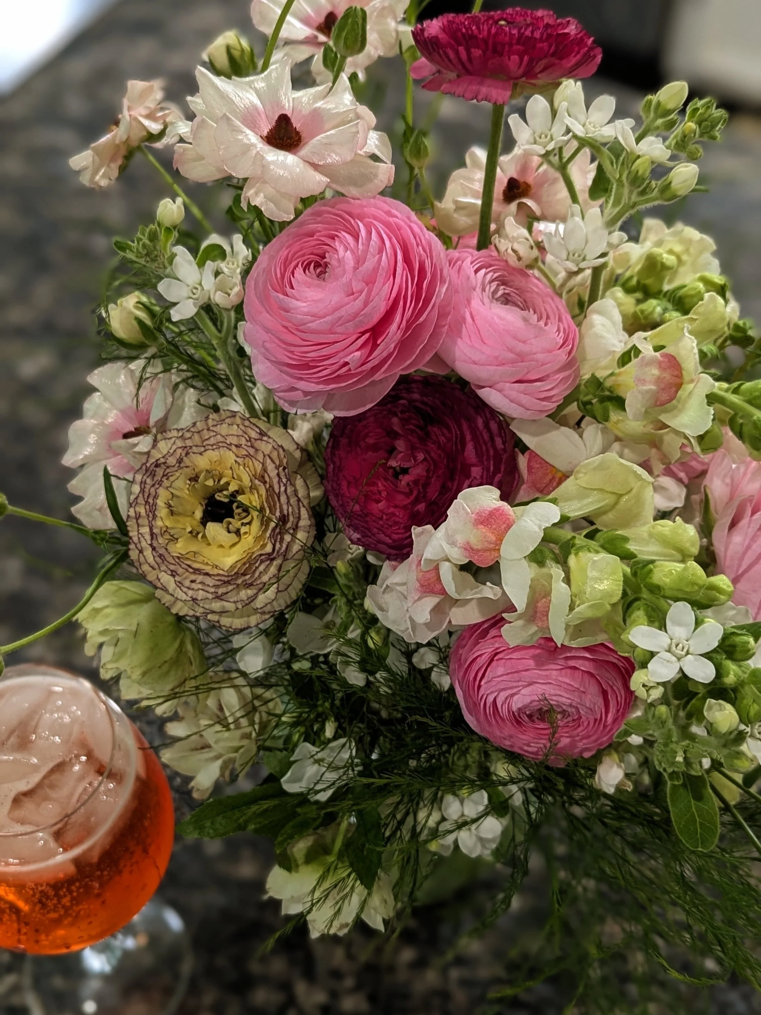 Mom's desires are simple: spritz in hand, flowers on the table, and not to be needed for an hour or two. Hope all the moms out there get everything they wish for today🥂

This arrangement features locally grown flowers from @twomorrowsflowerco - I've
