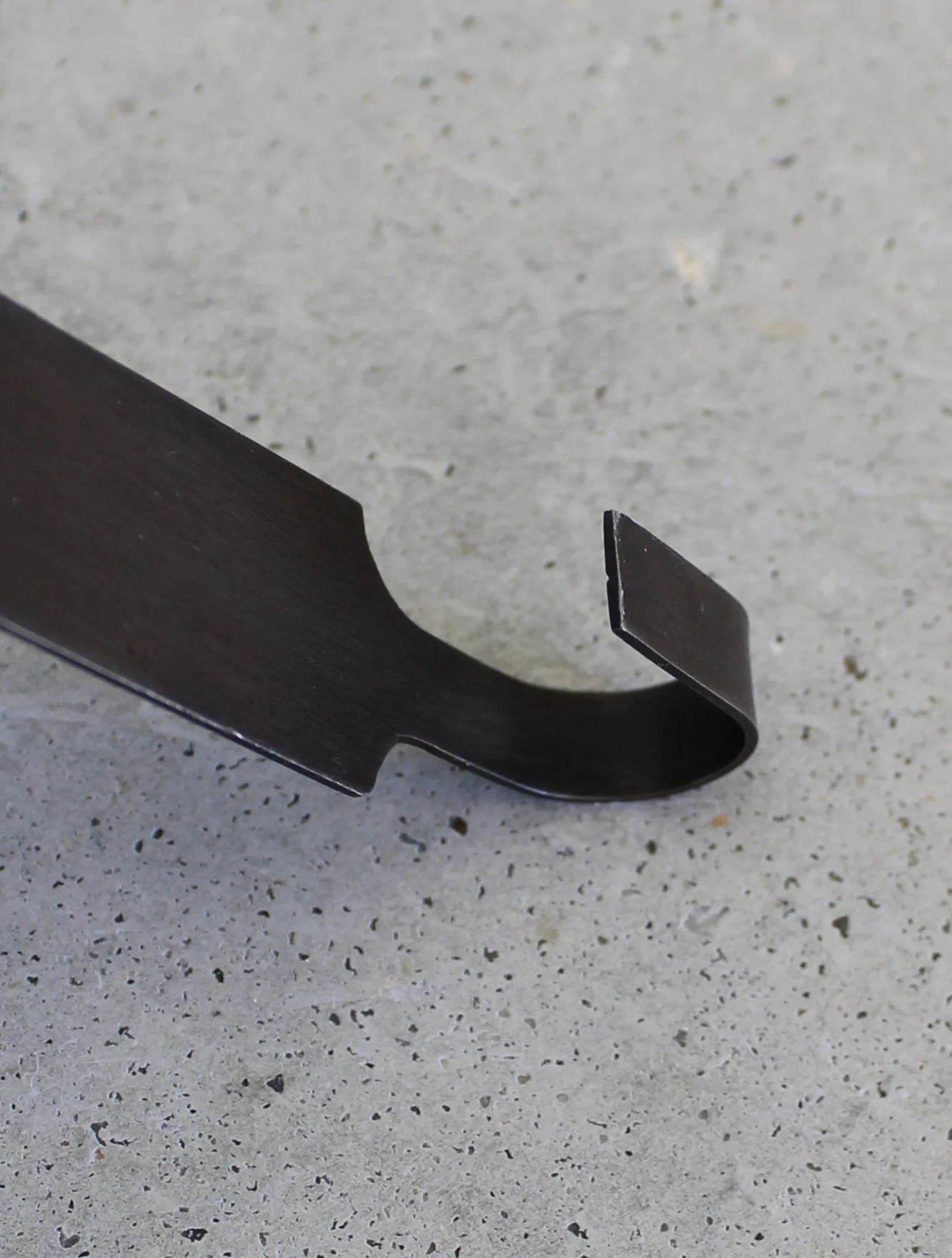 Vista de cima da extremidade não afiada da Ferramenta AC-02 para esculpir,  comprimir e alisar barro Clay Burnishing & Smoothing Tool - Feitiu