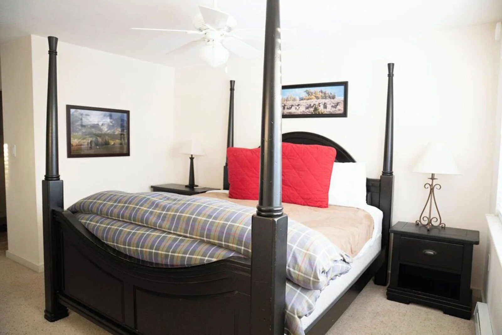 06_Big_Sky_Chalet_Primary_Bedroom.jpg