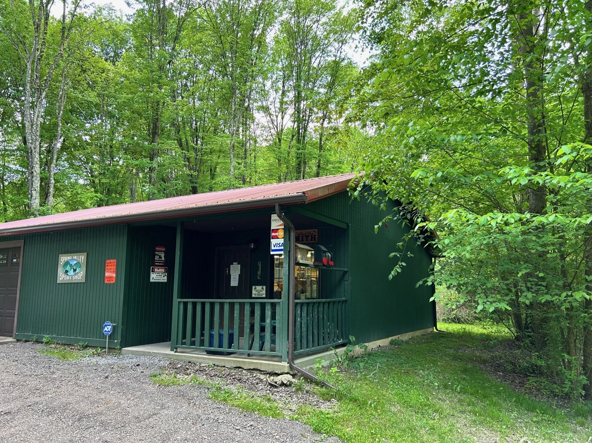 Full service gunsmith for new and antique guns. FFL transfers. New and used firearm sales.