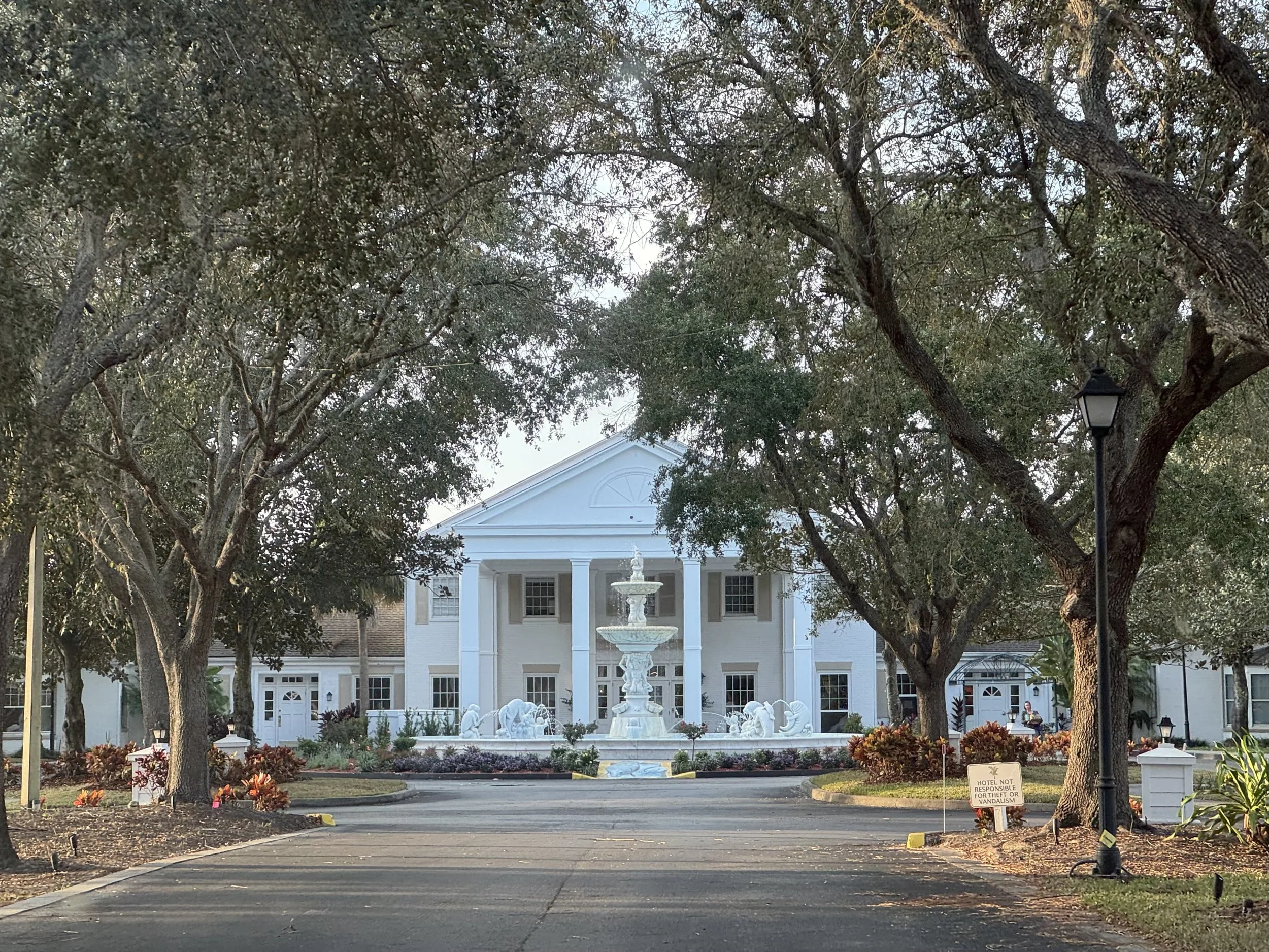 Plantation Inn on Crystal River, Florida