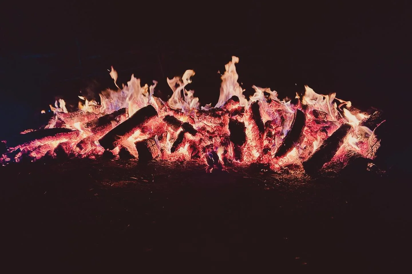 🔥👣⭐️🐦&zwj;⬛🌲🌳 Jo holds space for this sacred work beautifully. She takes us to breathtaking depths and heights, and always guides us back home to ourselves and each other.
🔥
Firewalking ignited my shamanic practice six years ago. Walking deepen