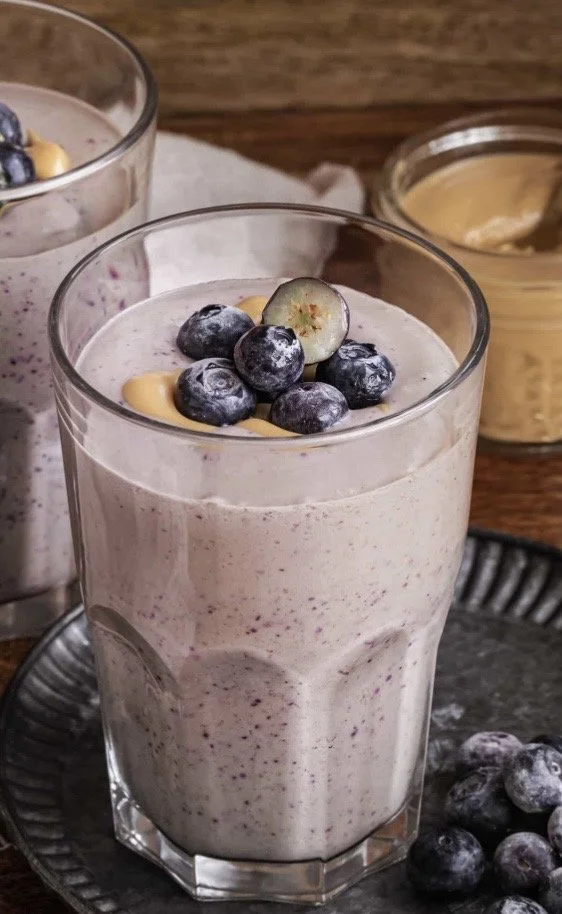 🥜🍓 Peanut Butter & Jelly Protein Milkshake