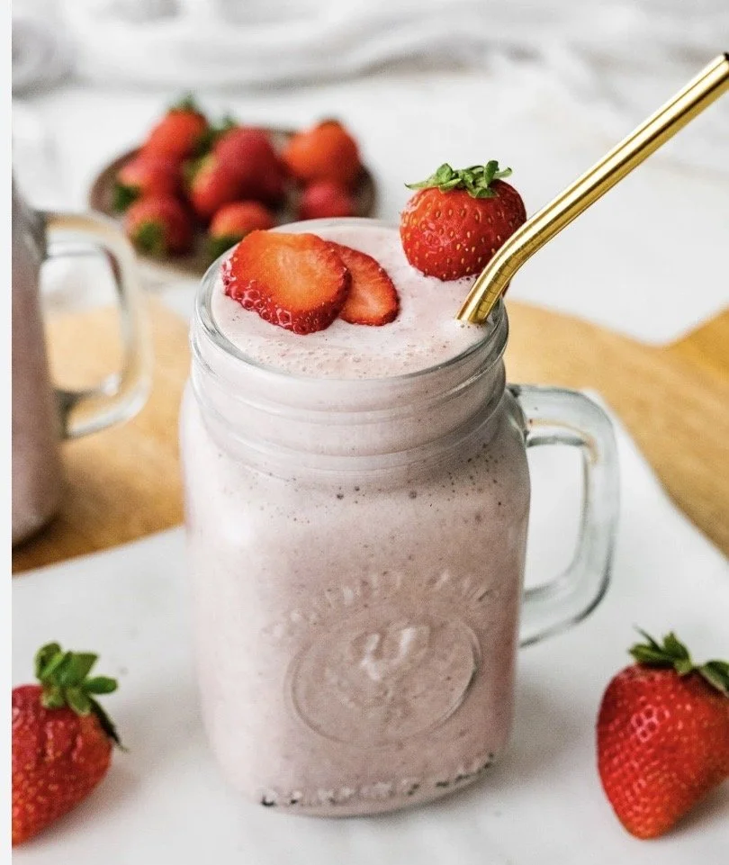 🍓🍰 Strawberry Cheesecake Protein Milkshake