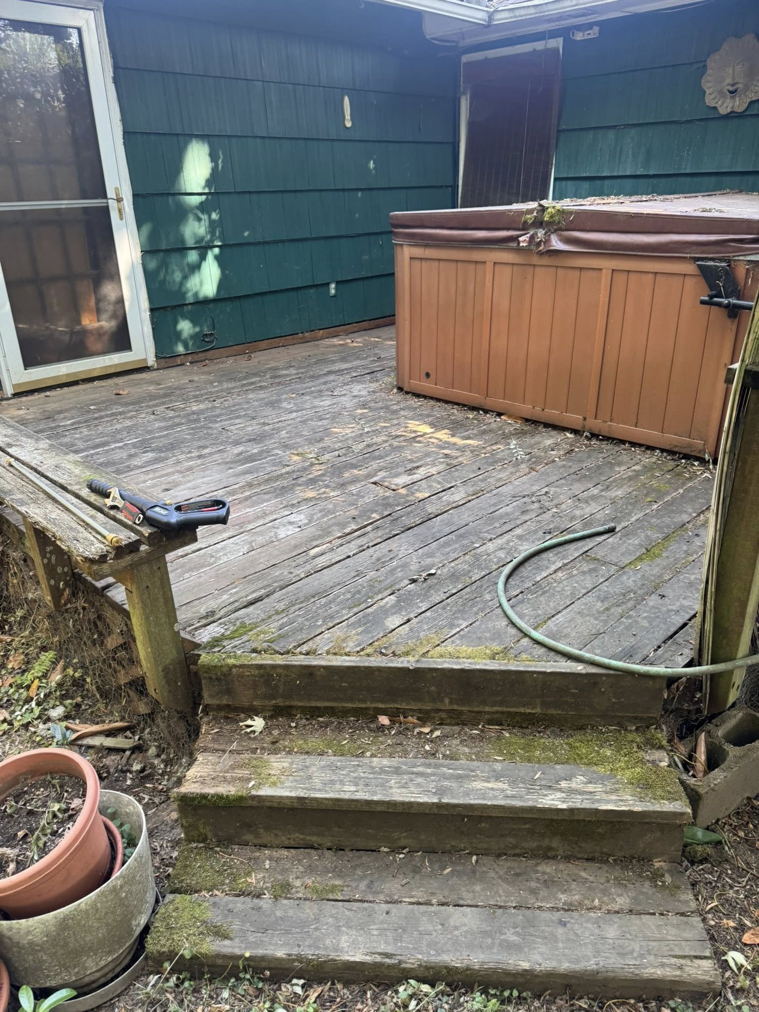 Before pic of deck needing updated