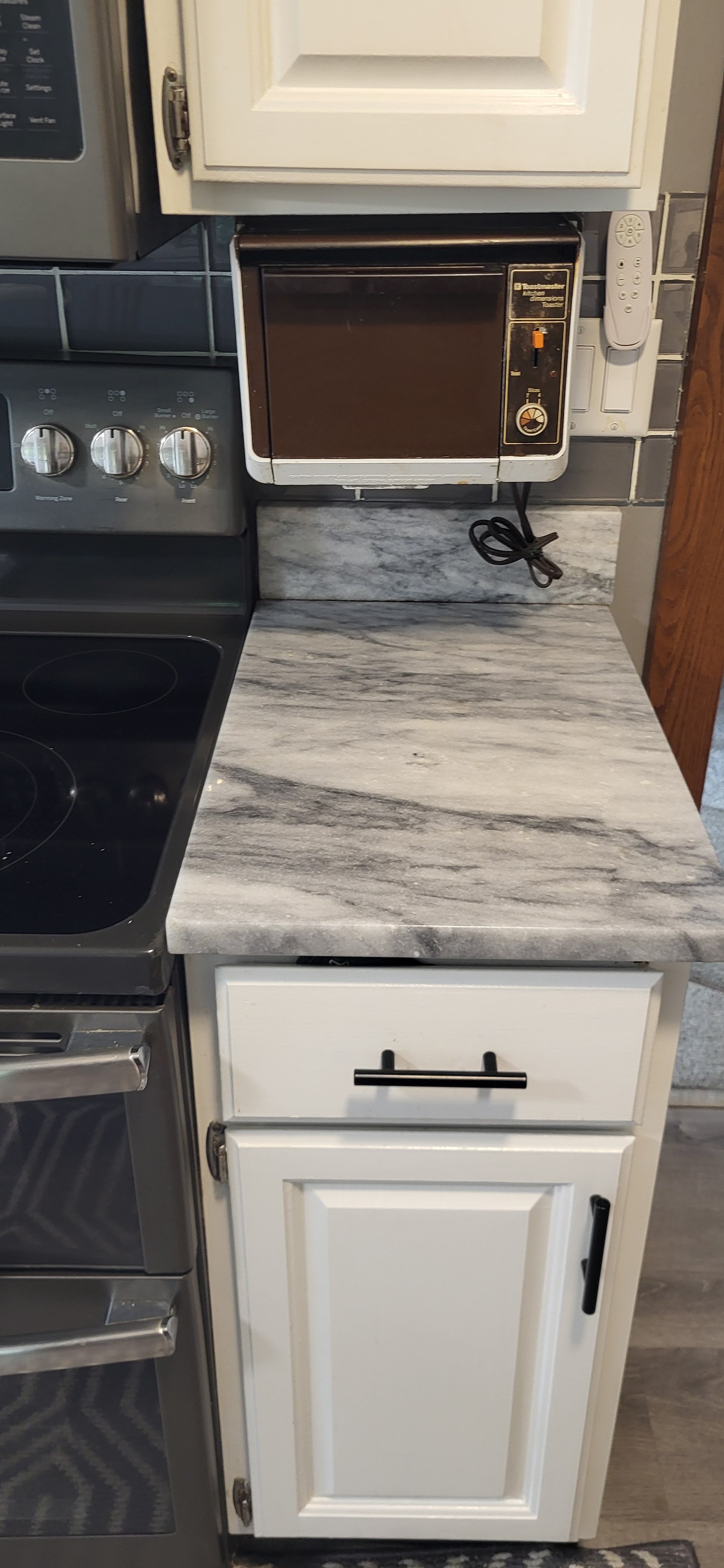 This top I removed old silicone that was deteriorated and replaced with new. Also cleaned and sealed.