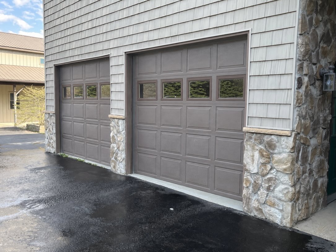 This homeowner reached out for help replacing deteriorated stone column drip caps that had been pieced together and were causing water erosion issues. We began by ordering custom color-matched drip caps. After removing the existing sills, we cleaned 