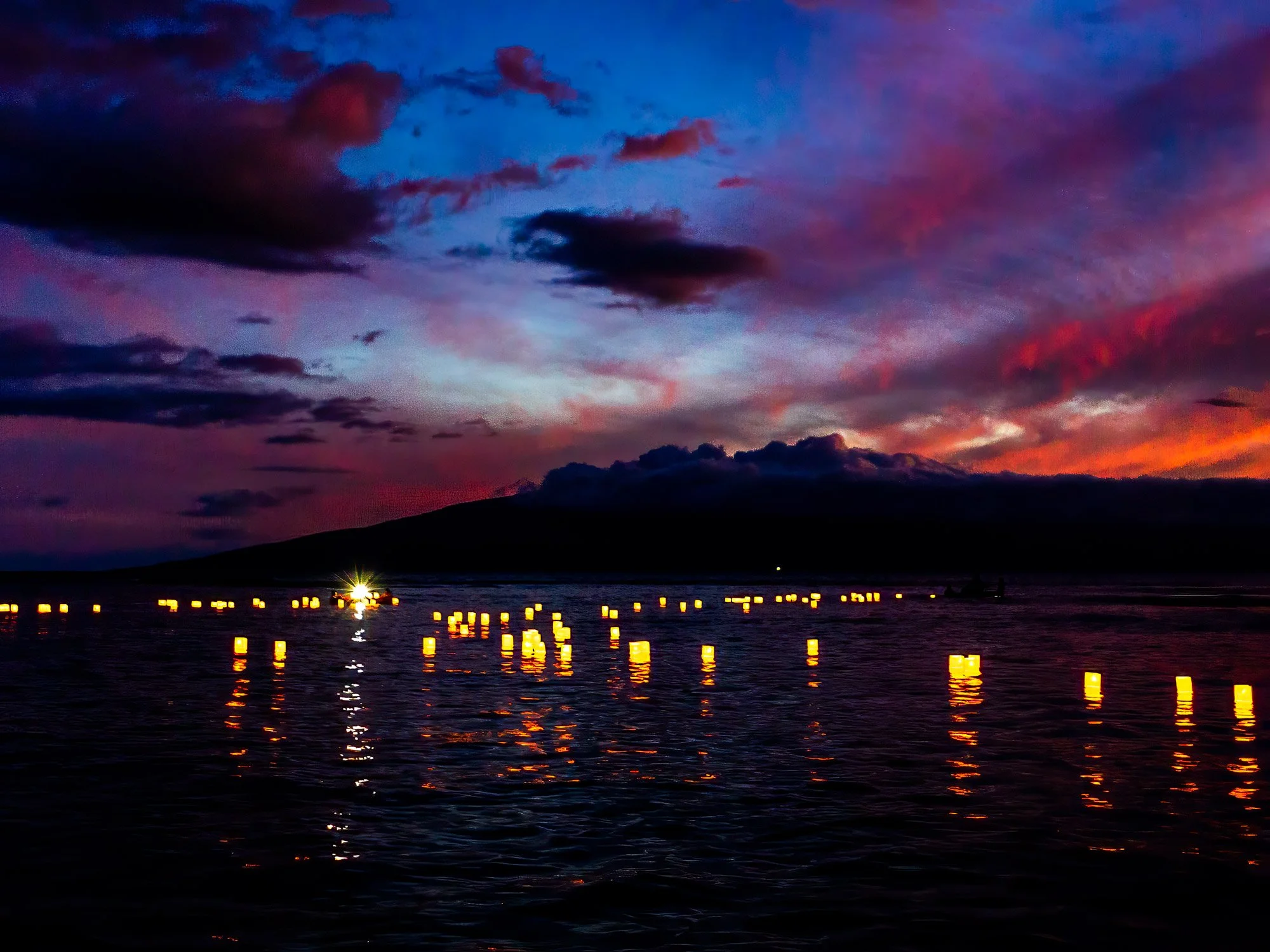 14 HJC-06-Lahaina-Lanterns-01-559kb.jpg