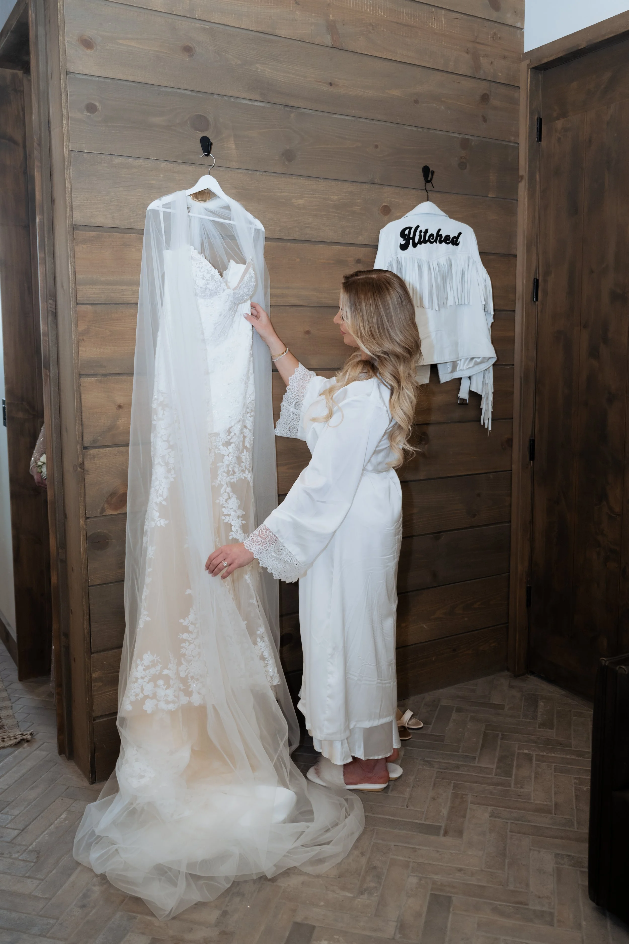 Black Iron Ranch Wedding - Becca Photo-8393.jpg