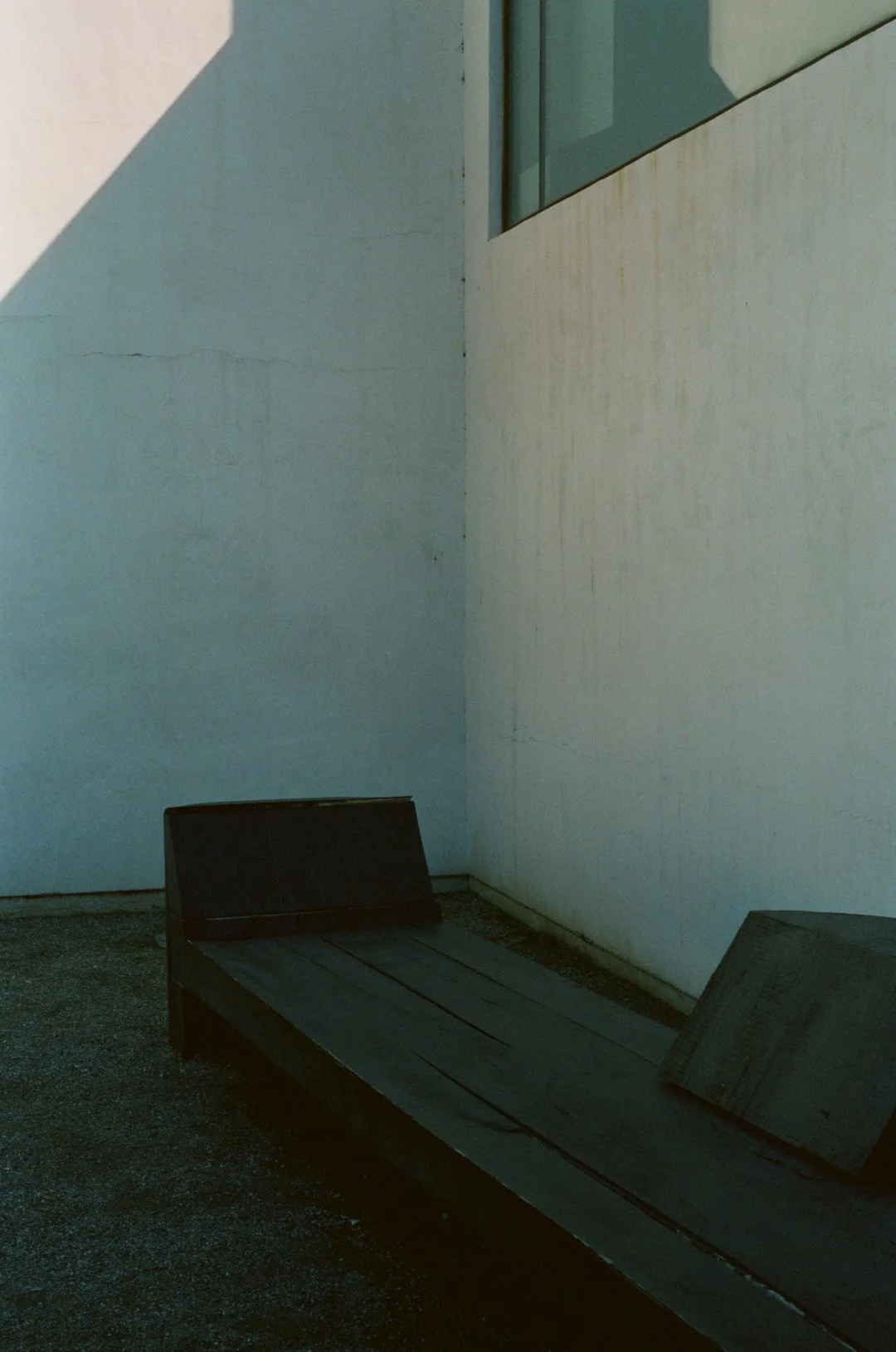 Cinestill 800T
Leica M6
APO-Summicron-M 50 f/2 ASPH