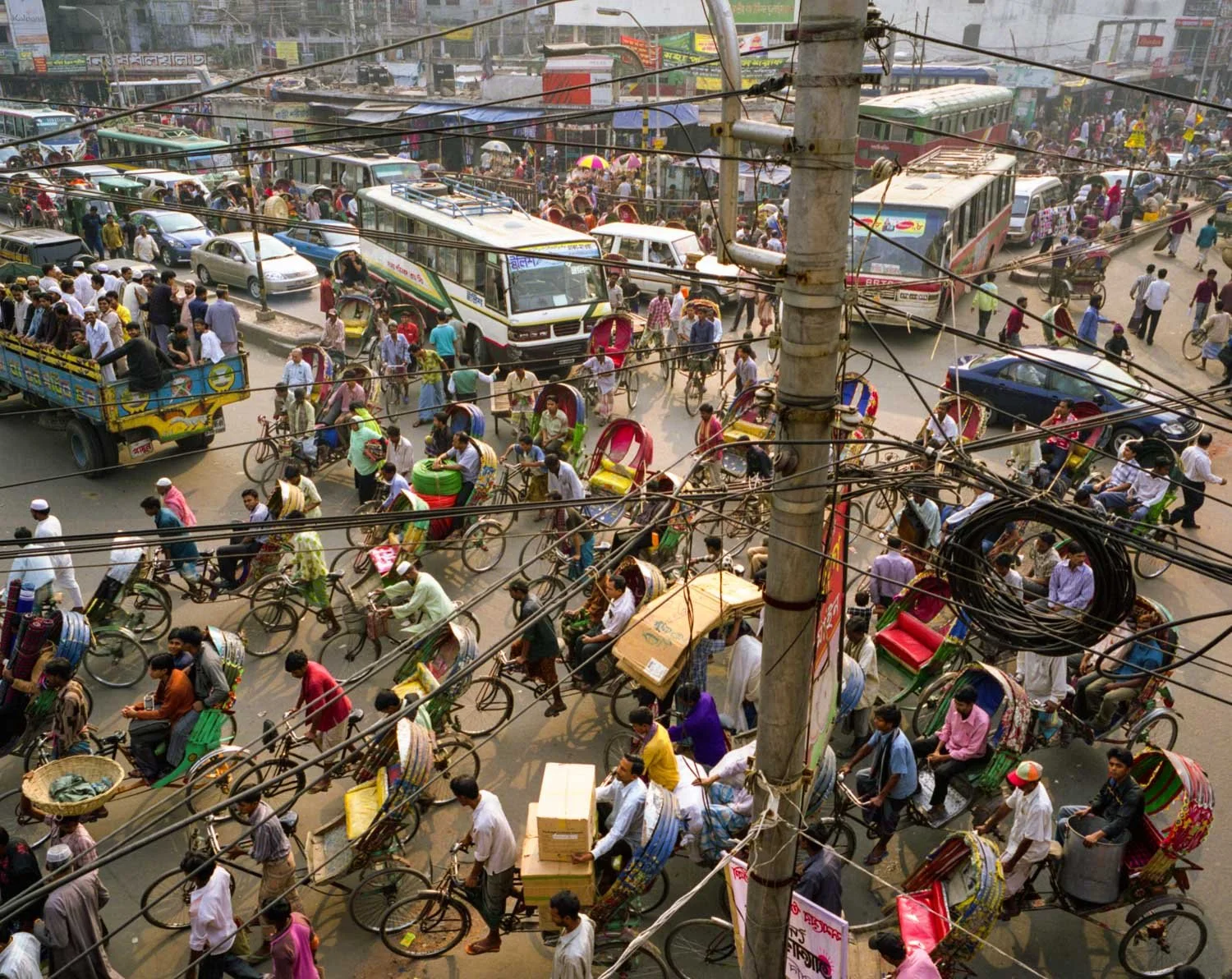  Traffic jam at Giulistan Mosjid Market, Dhaka, Bangladesh