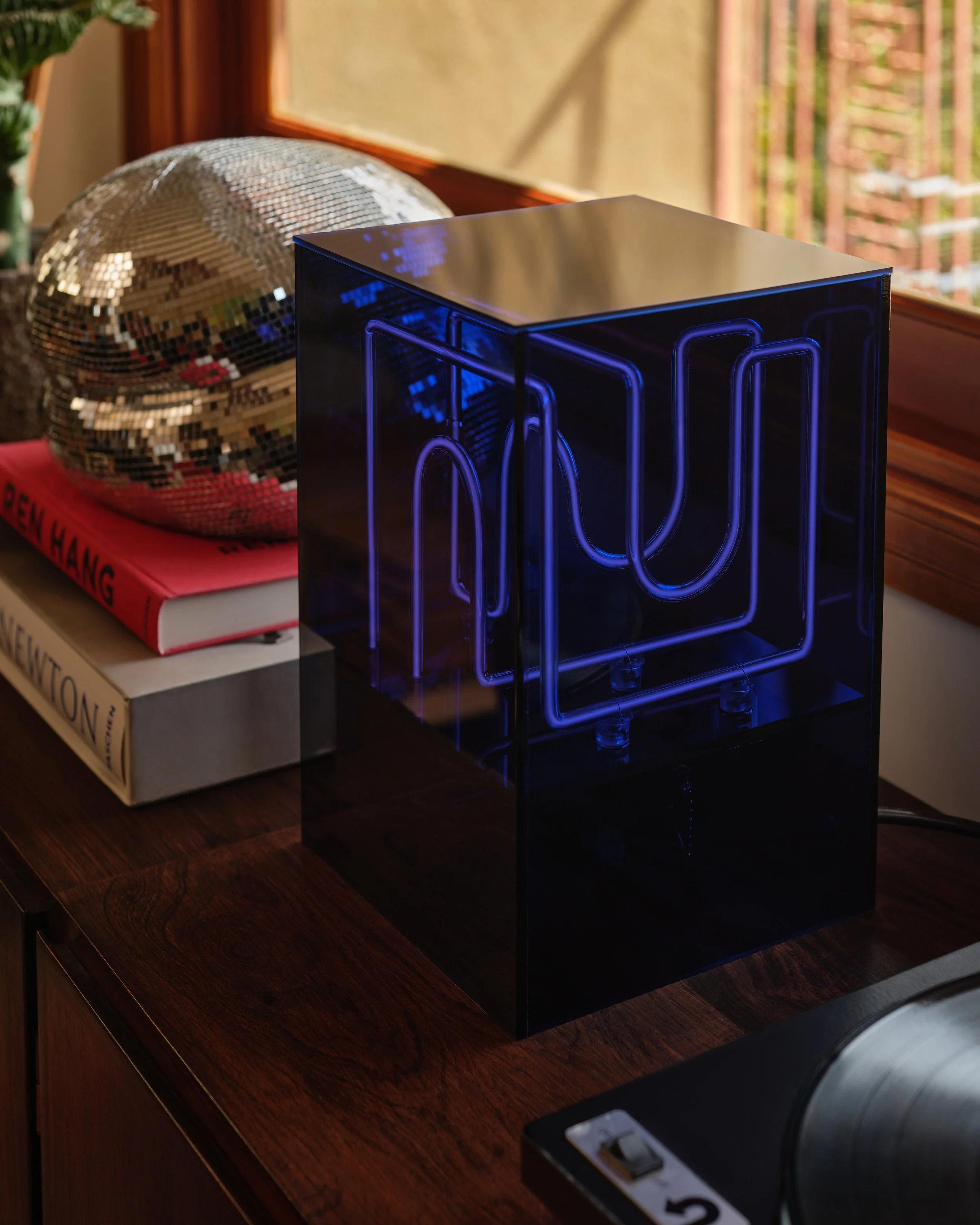 S002 Infinity Arch Cobalt