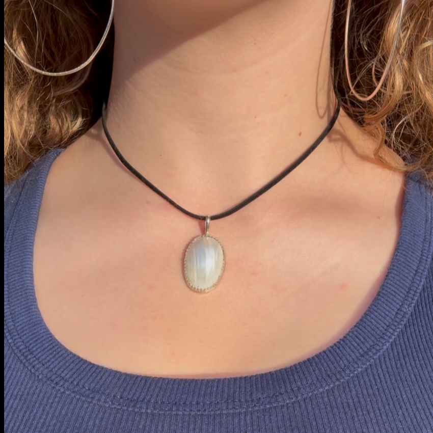 Pearly Pendant