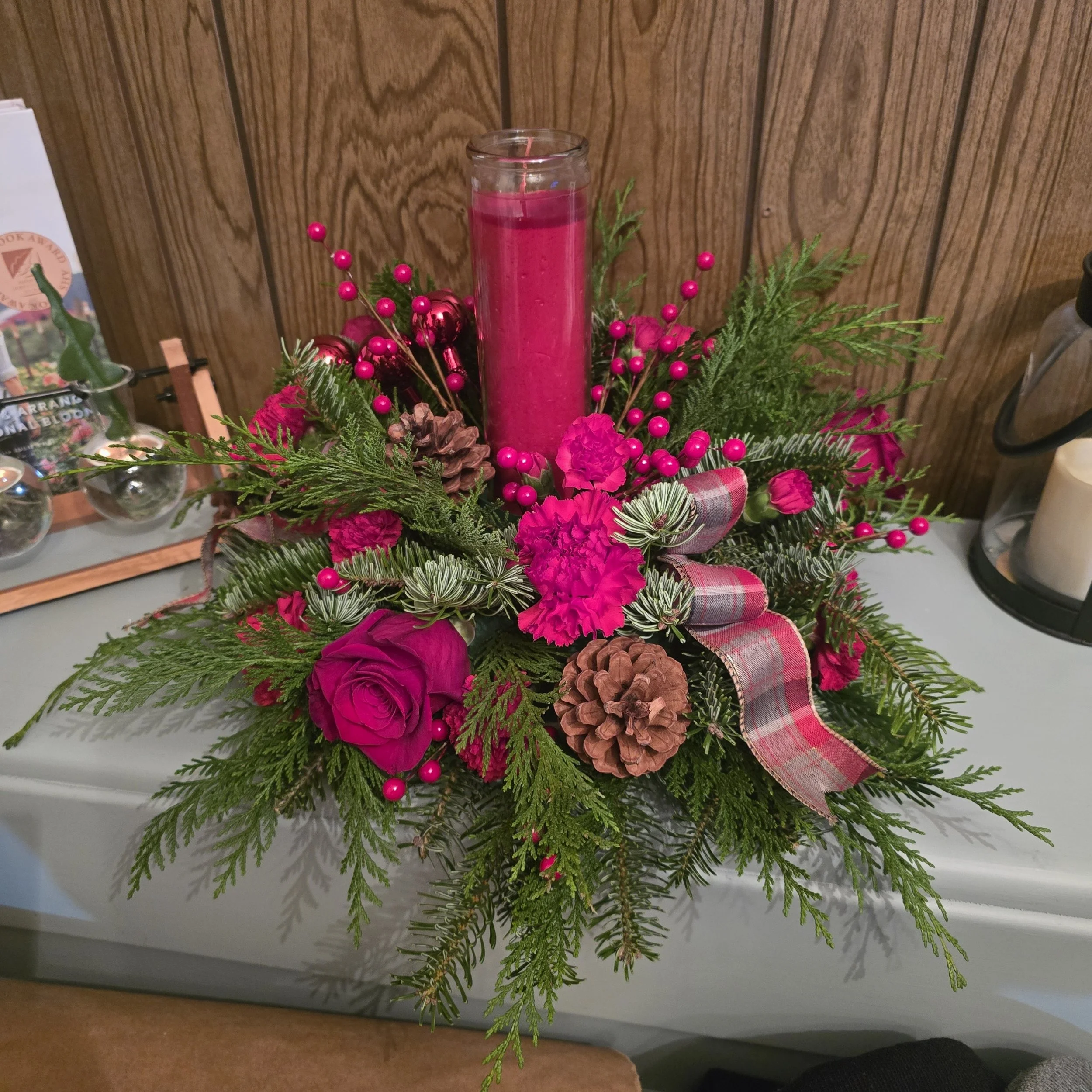 Round Holiday Centerpiece w/ Candle