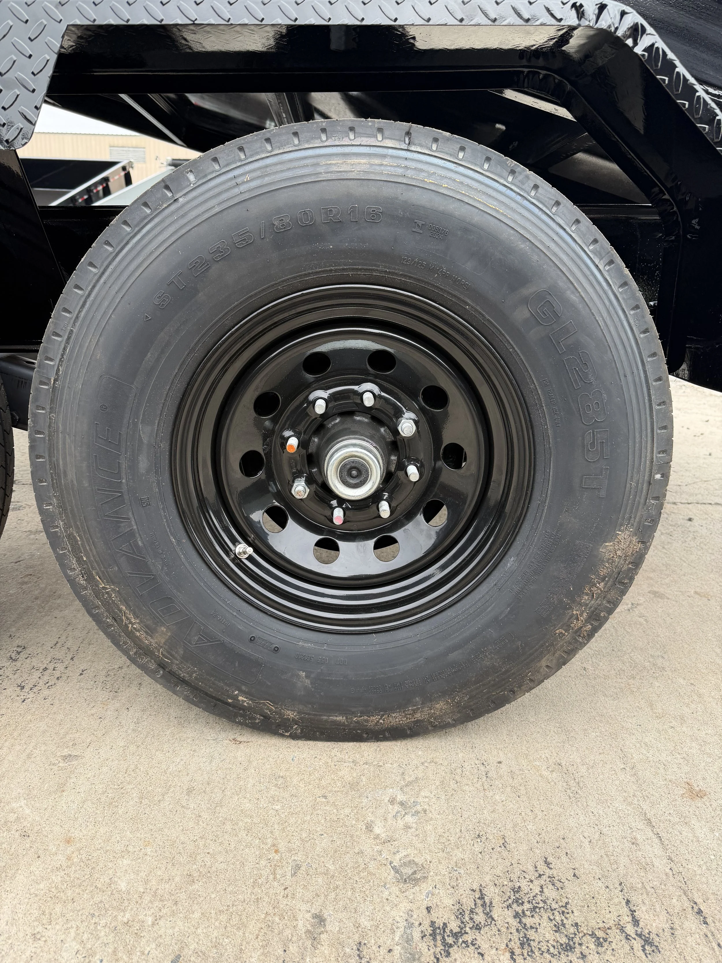 14K rated trailer wheel and tire for heavy-duty hauling