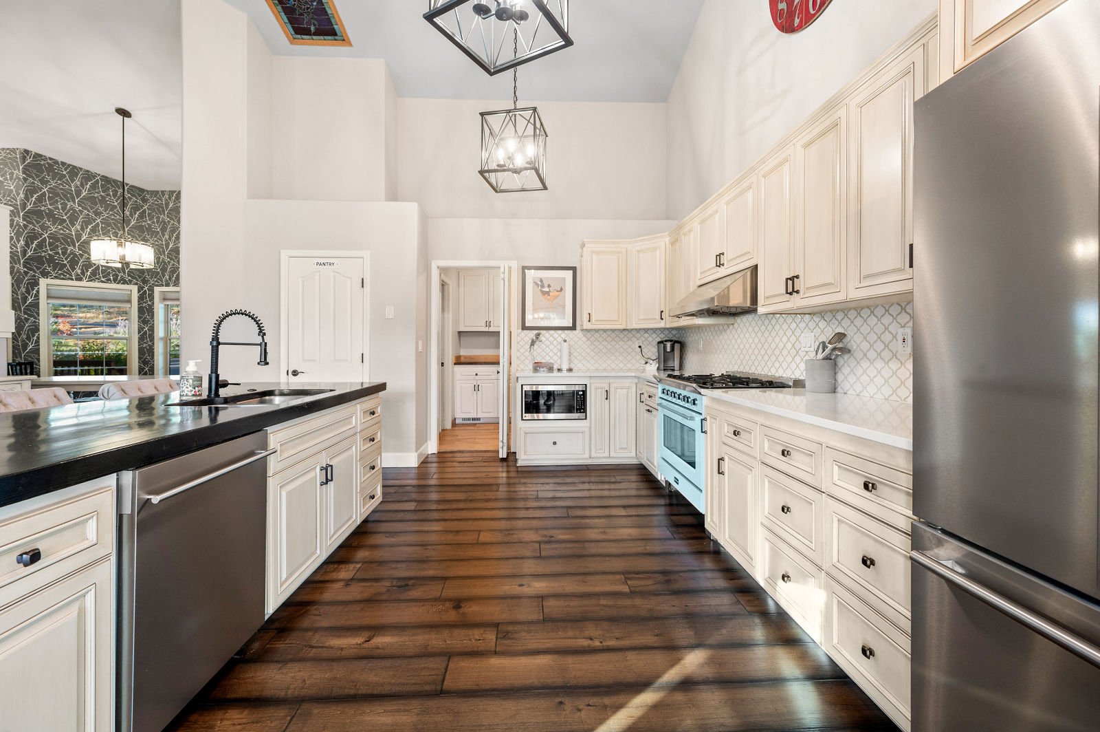 Professional real estate photography-Kitchen straight on. 