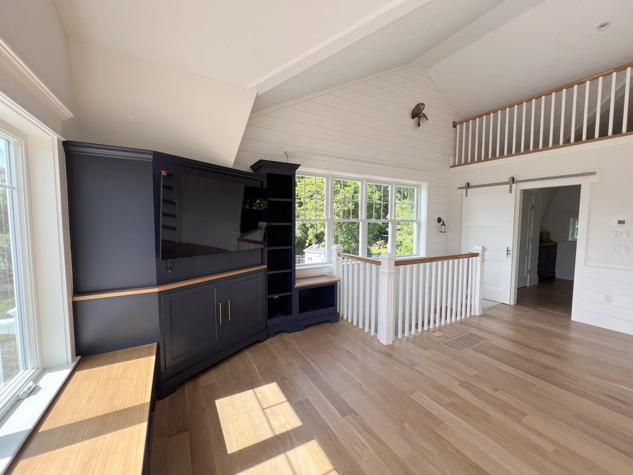 Corner Reading Bench / TV Cabinet - Dighton