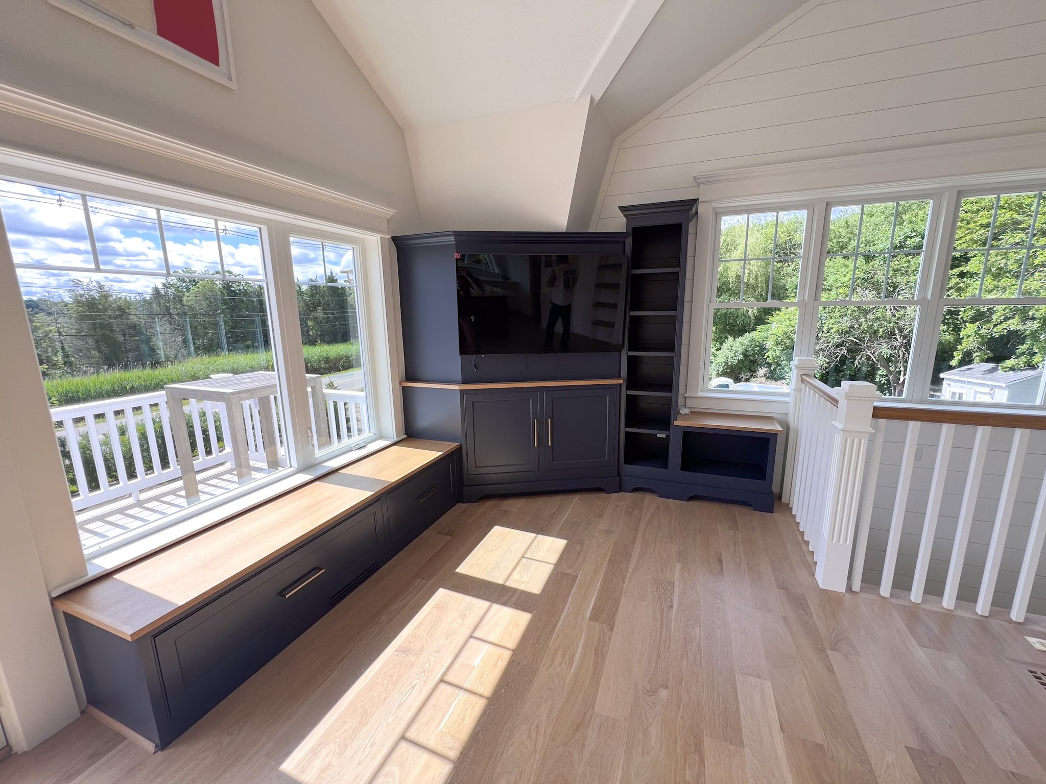 Corner Reading Bench / TV Cabinet - Dighton