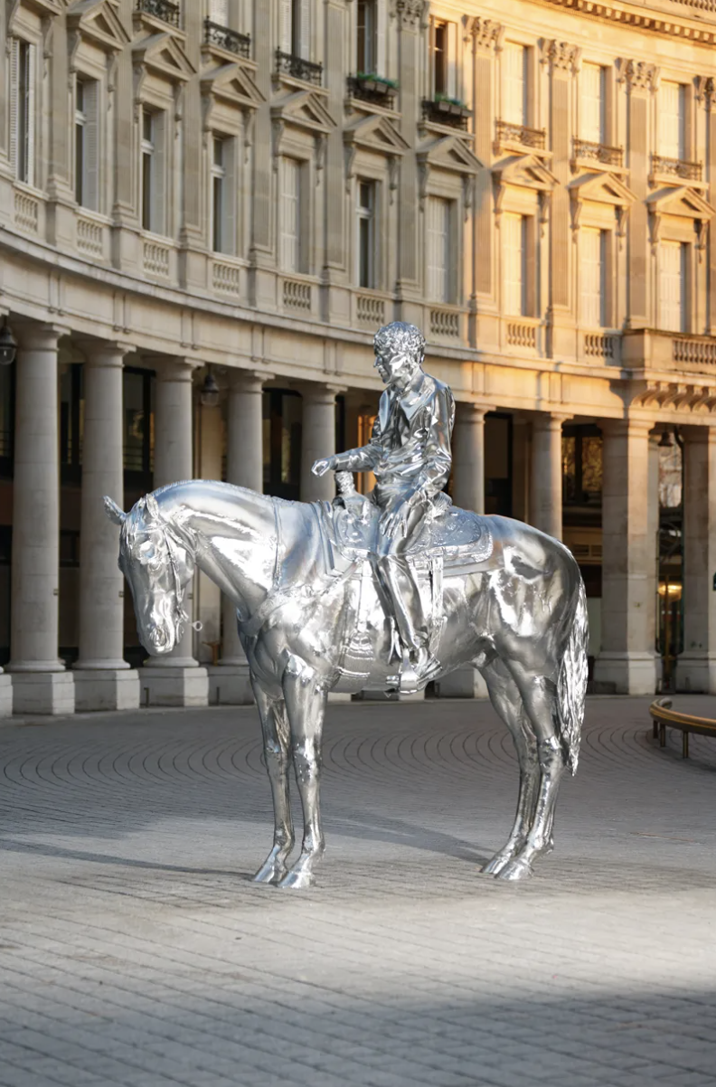 This work by Charles Ray announces the opening of the first large-scale exhibition devoted to the American artist in France.