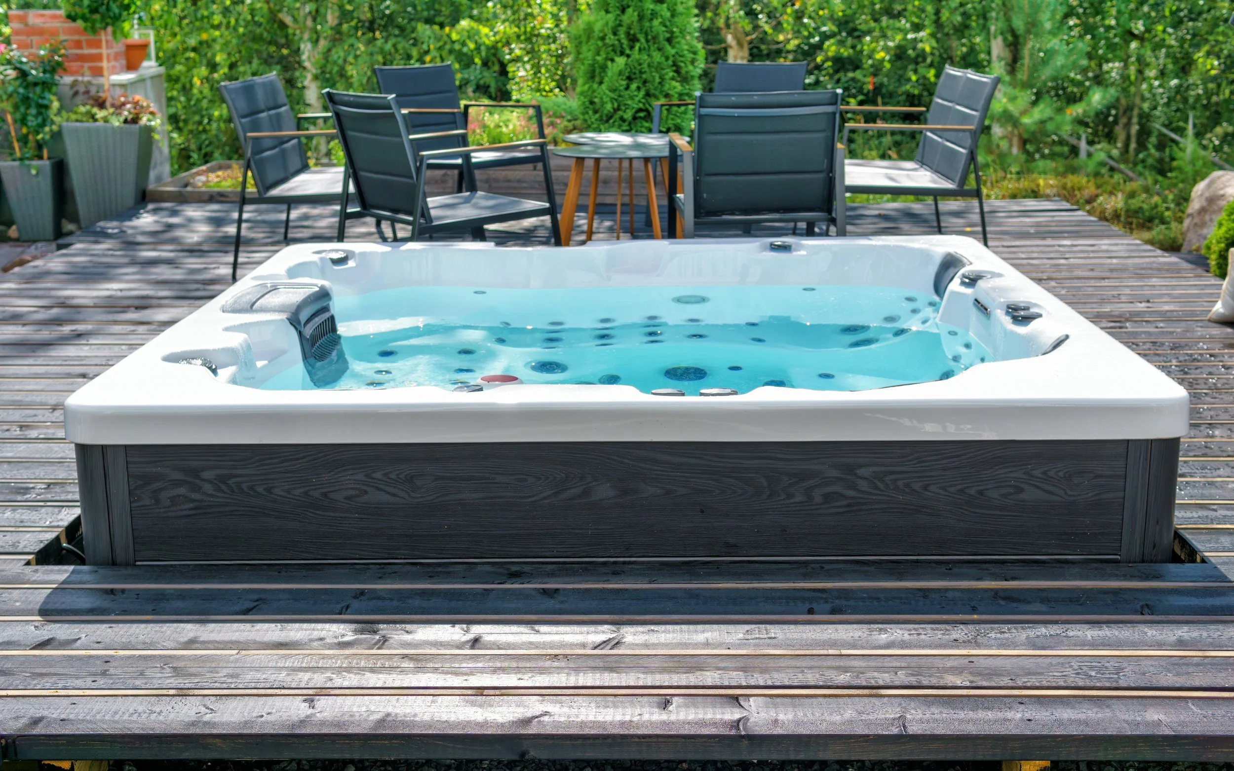 What Are the Pros and Cons of Permanent Hot Tubs