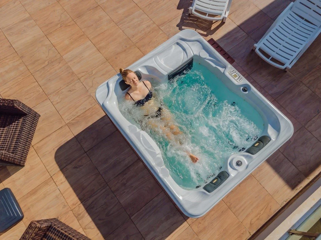 Five Essential Hot Tub Features for First-Time Buyers in Alberta