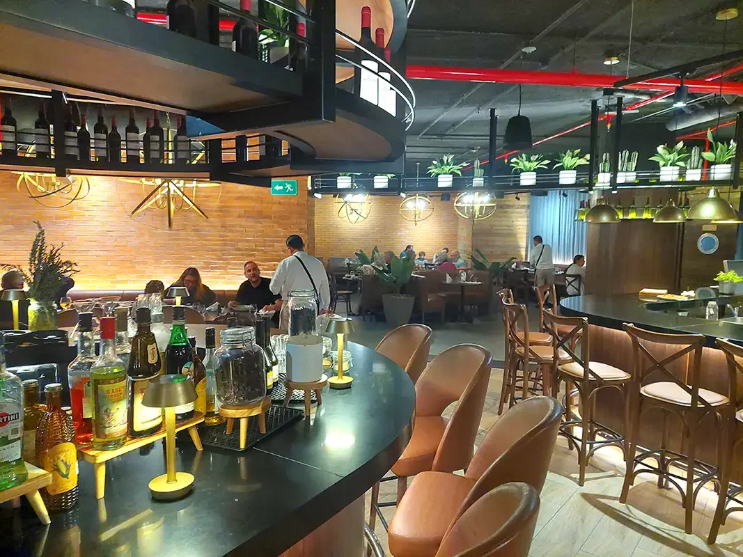 Meliá Casa Maya Cancun_dinning room with bar_FEb 2026.webp