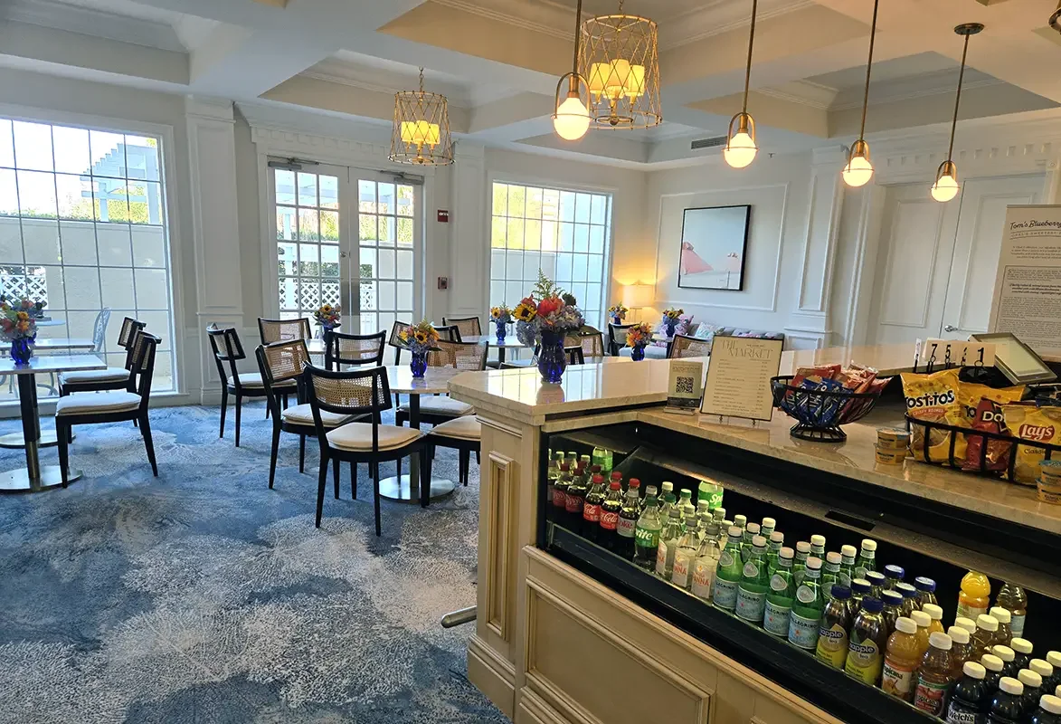 Naples_Florida_The Capri Inn_Opal Collection_breakfast area_Nov 2025.webp