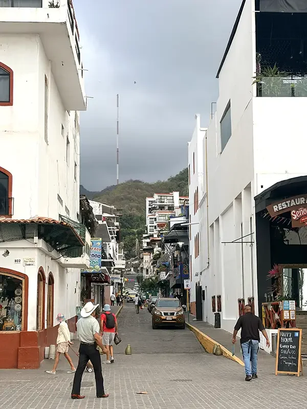 Puerto Vallarta & Nayarit Travel Guide_MaleconStreets_AnaliseSaavedra_Image1.webp