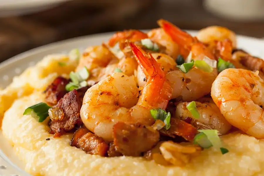 Alabama_shrimp and grits_iStock-509351012.webp
