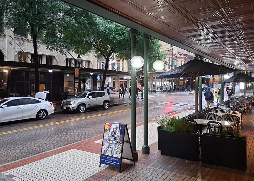 Texas_San Antonio_Gunther Hotel_patio_May 2026.webp