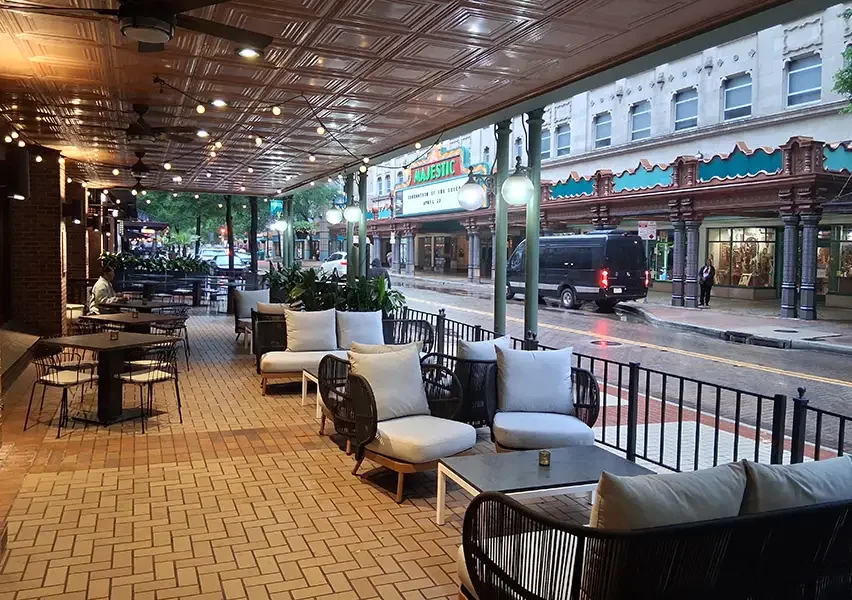 Texas_San Antonio_Gunther Hotel_patio 2_May 2026.webp