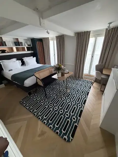 Paris_Hotel du Louvre Montana_bedroom_Keith Whittier_Sept 2026.webp