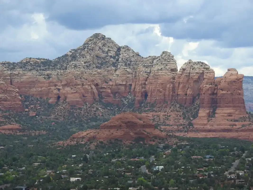 Arizona_Image3_SedonaViewpoint_AnaliseSaavedra.webp