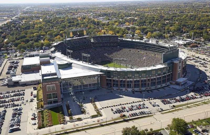 An aeriel view of Lambeau Field in Green Bay.