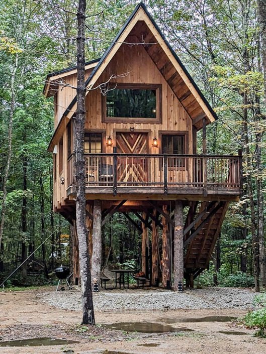 A treehouse on the grounds of The Alpine Garden Winery in New Hampshire.