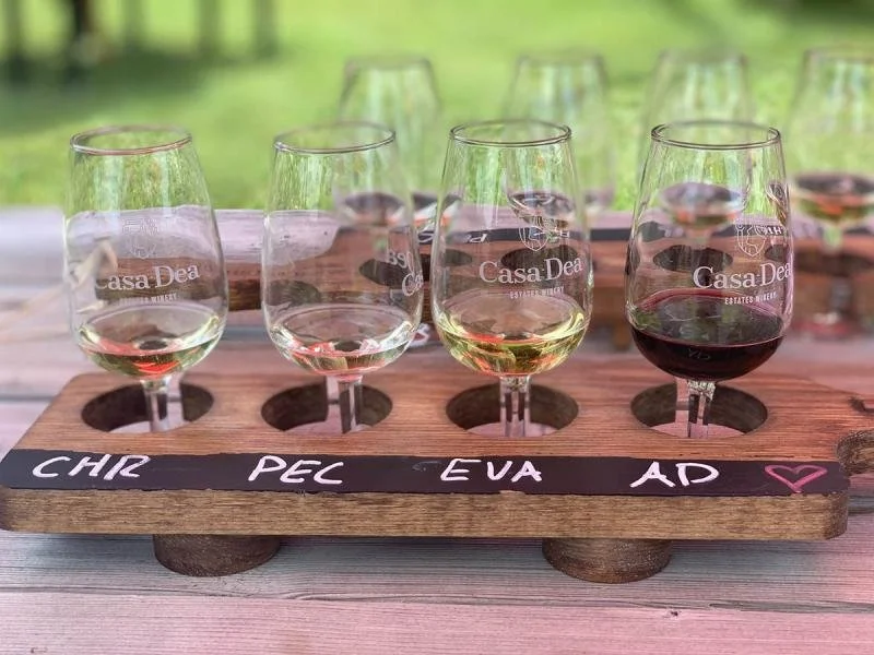 4 glasses of wine from Case-Dea Estates Winery.