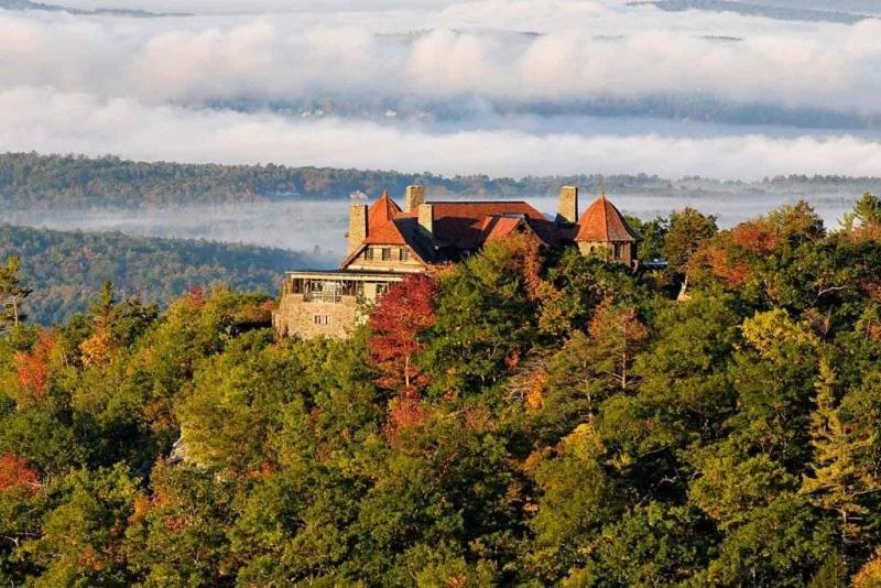 The Castle in the Clouds offers stunning views of Lake Winnipesaukee and the surrounding White Mountains.