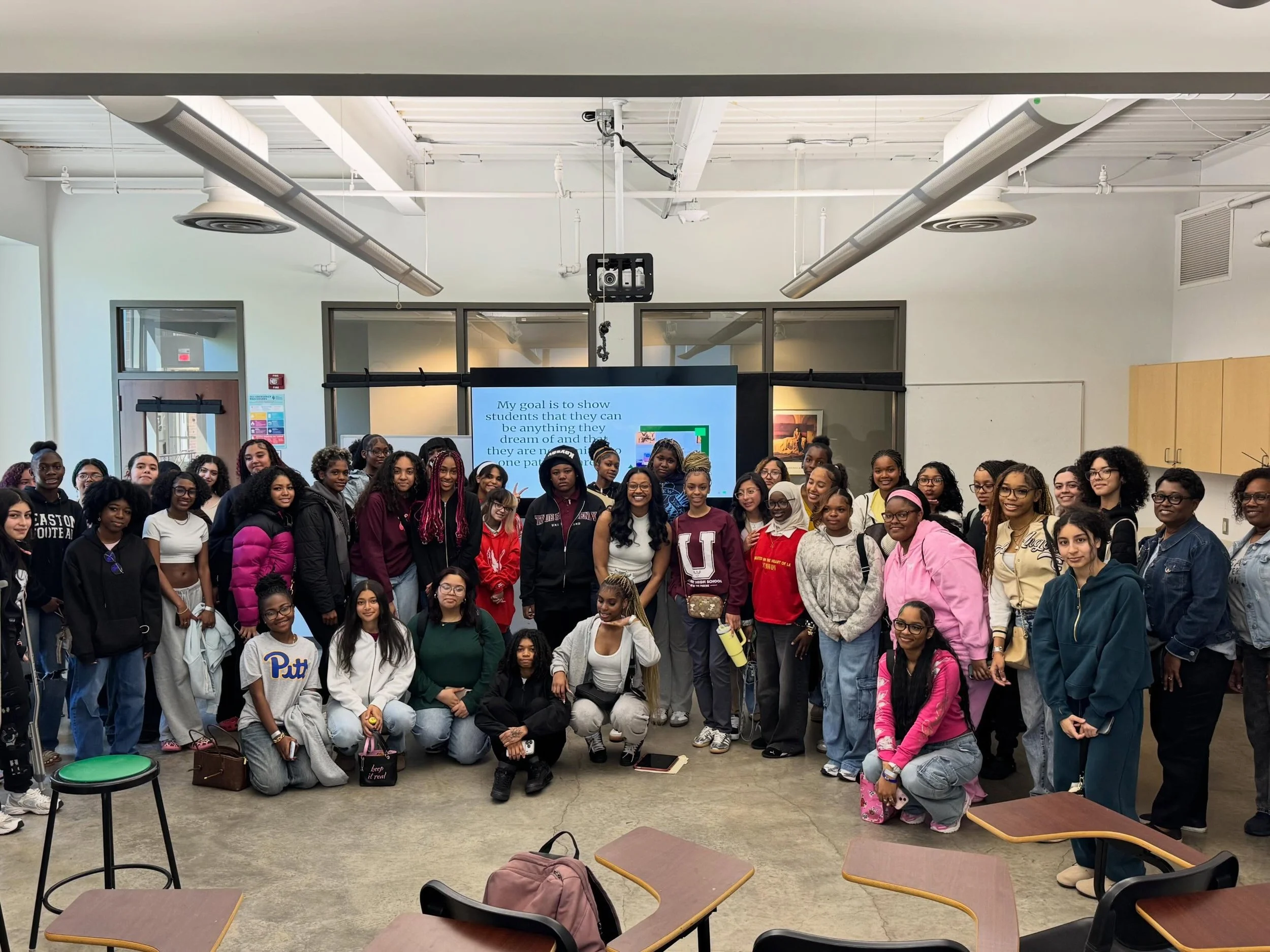 Yesterday I had the opportunity to be a part of an amazing event, Will Inspire 4 Change 💜

One of the high school seniors asked me what my greatest accomplishment is so far and my answer was simple: being in rooms like this. Being able to share my e