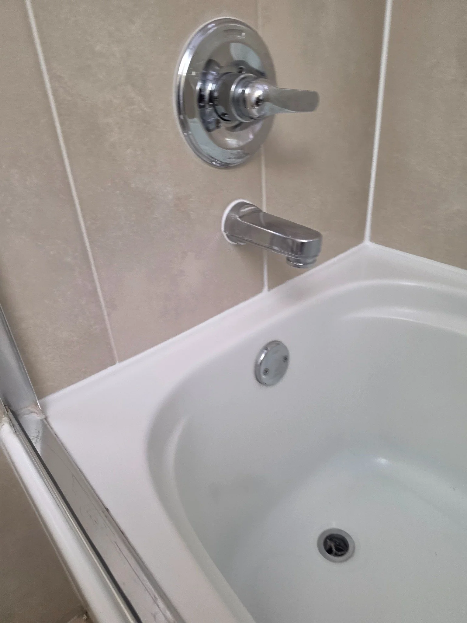 After — Smooth, moisture-resistant bathtub seal in Surrey, BC