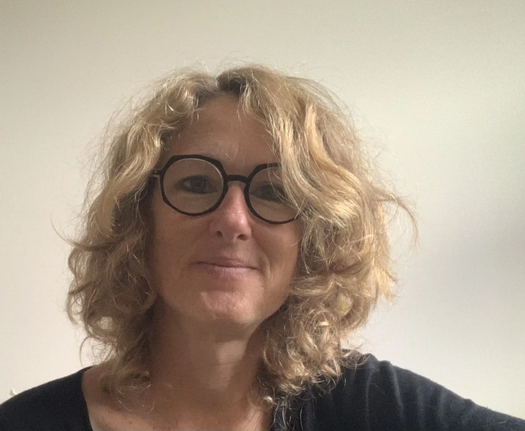 Alexandra Muriel Prohaczka, coach experte en transition de vie et performance globale en Occitanie : accompagnement basé sur l'introspection, la compréhension de la nature humaine et la sérénité retrouvée dans les Pyrénées-Orientales.