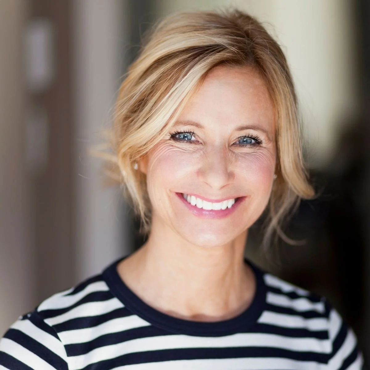 Accompagnement de la transition féminine : levée des verrous identitaires, biologiques et cognitifs pour transformer la perte de repères en une phase de sécurisation et de confiance retrouvée.