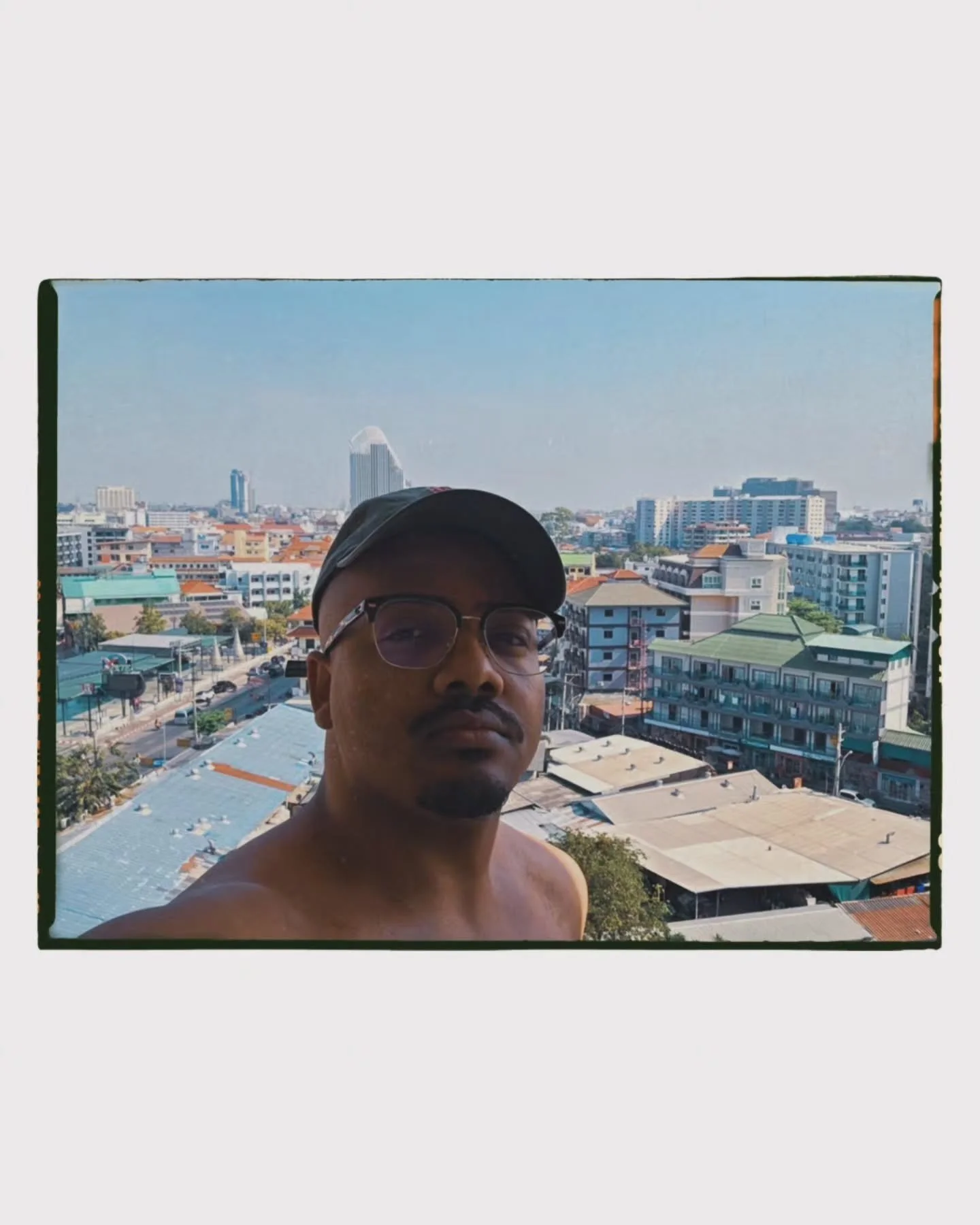 Back home now so excuse me for idk how many Thailand posts the next coming days 🤣 

The world seems a lot smaller once you travel across it