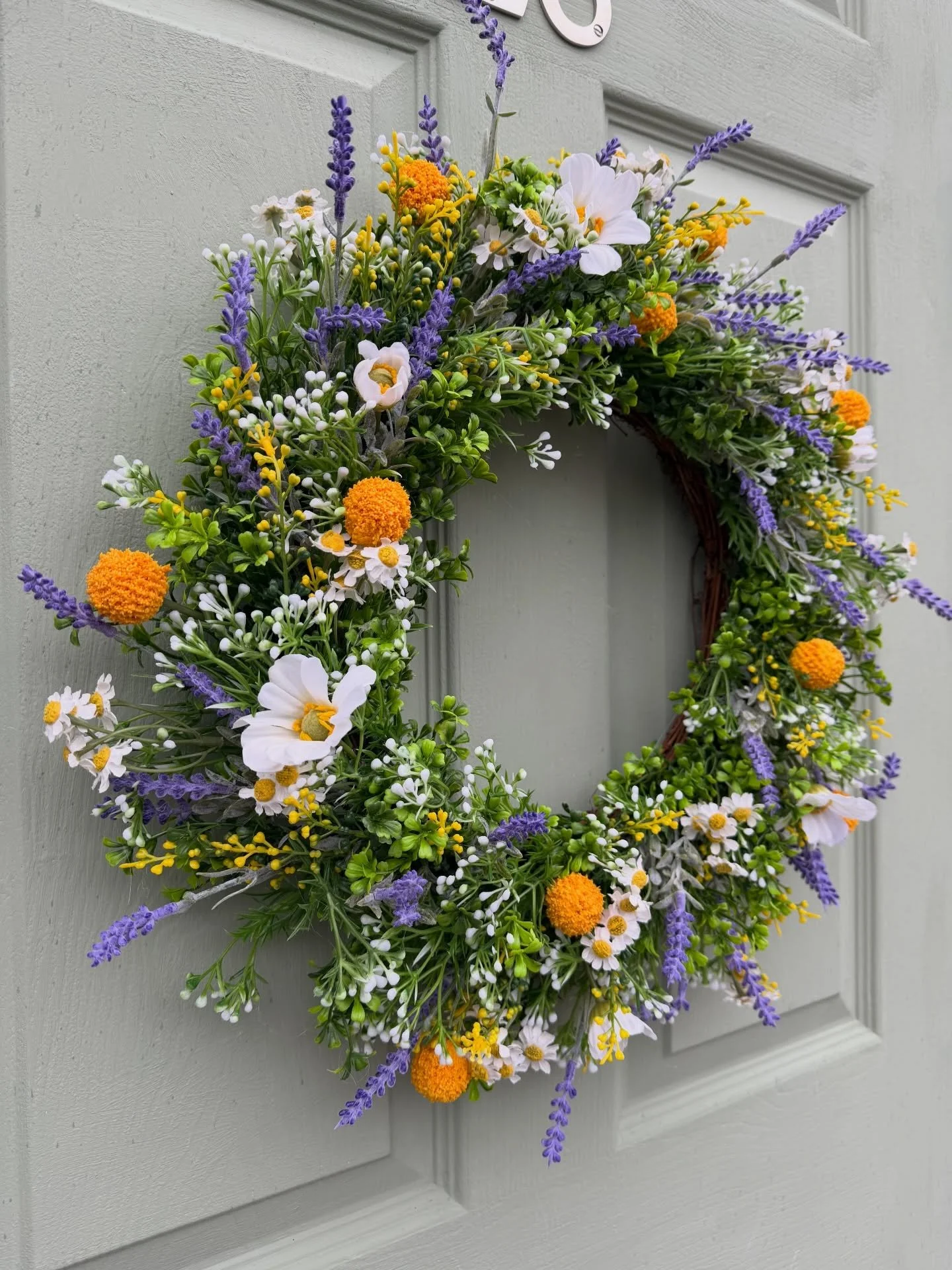 Lovely sunny wreath to brighten up your day 💛 - An updated wreath design - available now in my Etsy shop and on my website - www.sixandtwenty.co.uk