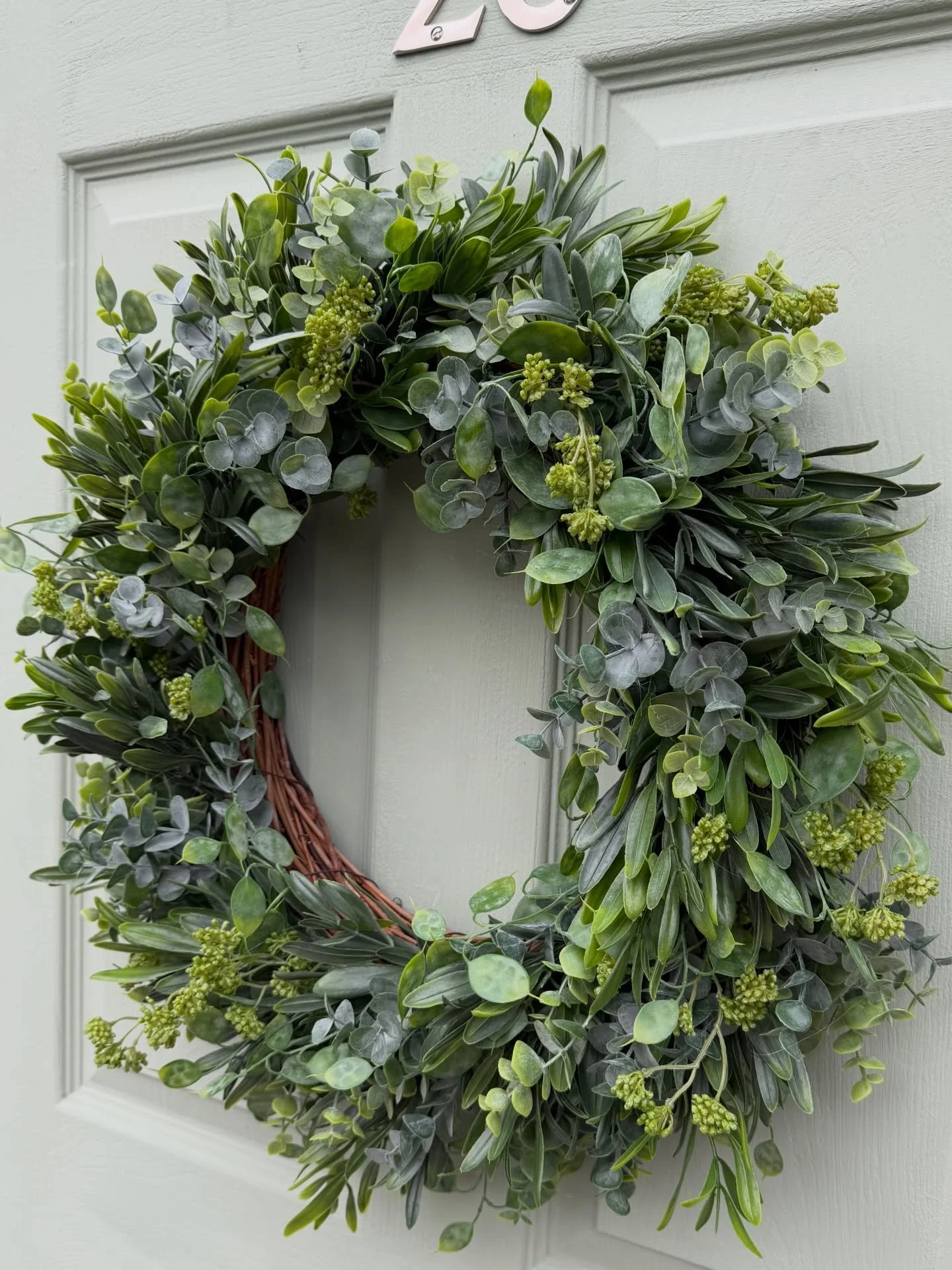 It&rsquo;s all about the foliage 🌿 wreaths you can have up all year round for all seasons - I love a foliage wreath rich with a mix of greens and full of texture.
