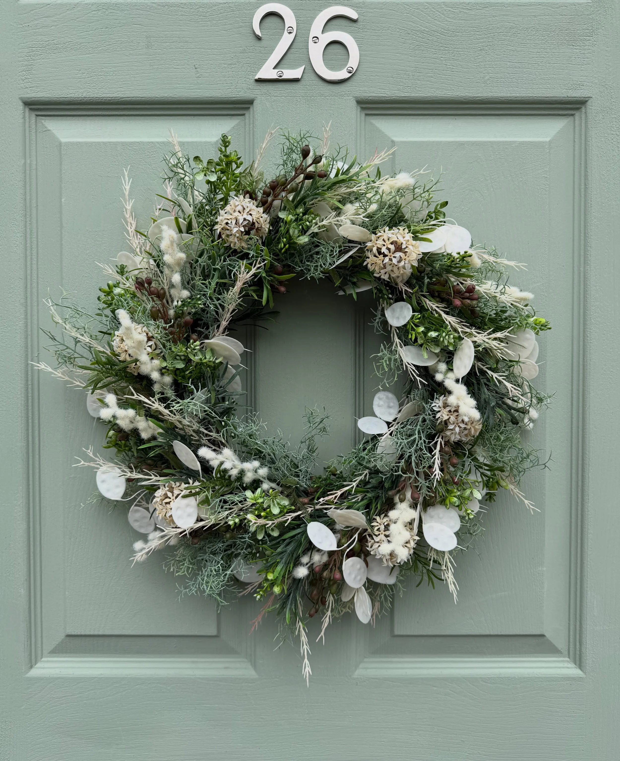 🔗Link in my bio to my website and Etsy shop - this wreath will be listed later today - ready to send
