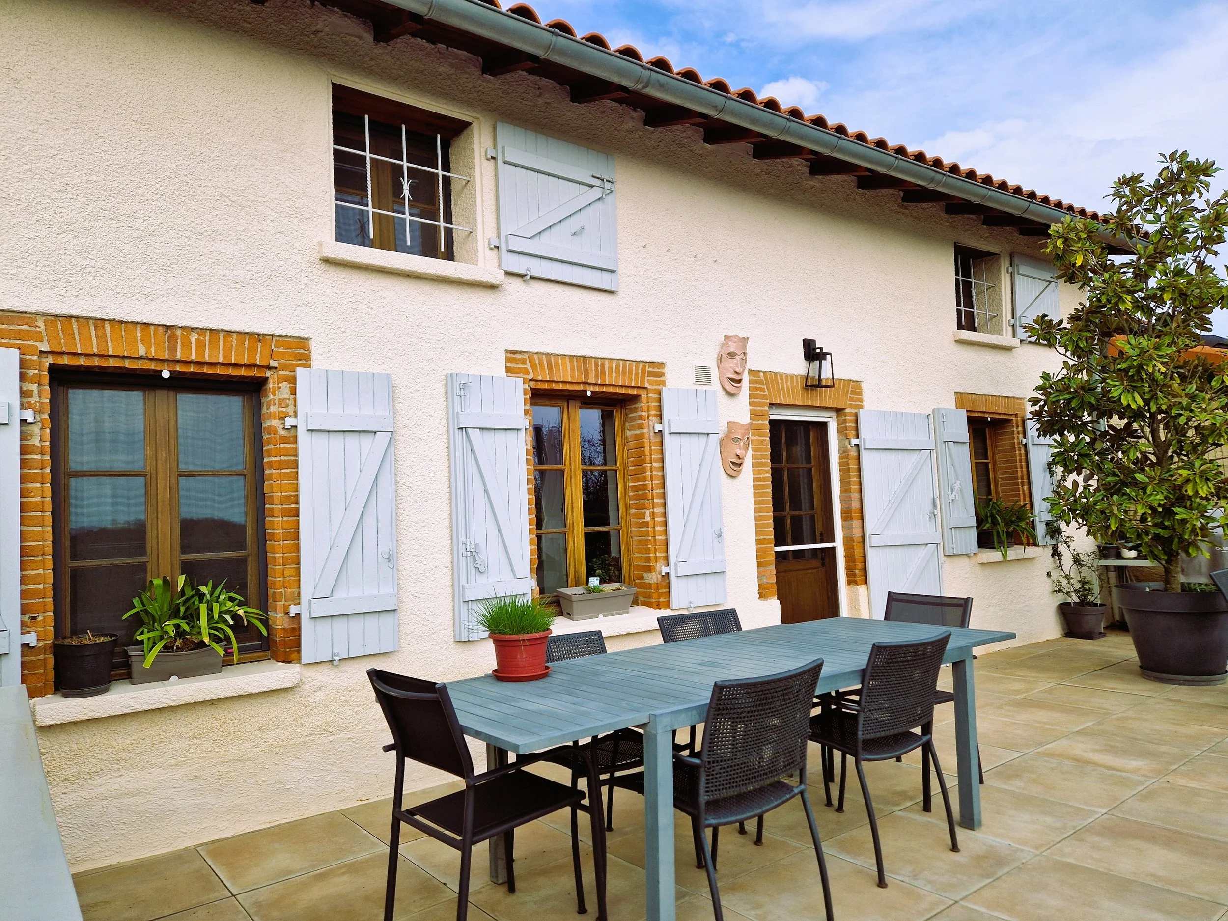 Maison de village rénovée, proche de Toulouse, avec vue sur les Pyrénées