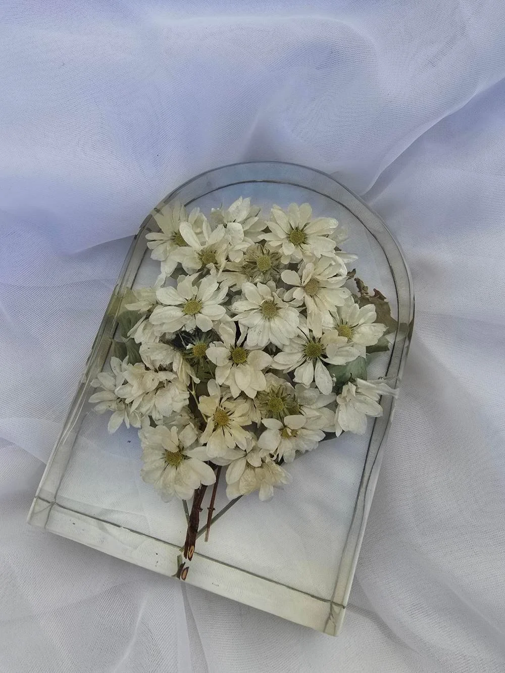 chase-that-bouquet-flower-girl-arch-close-up.jpg