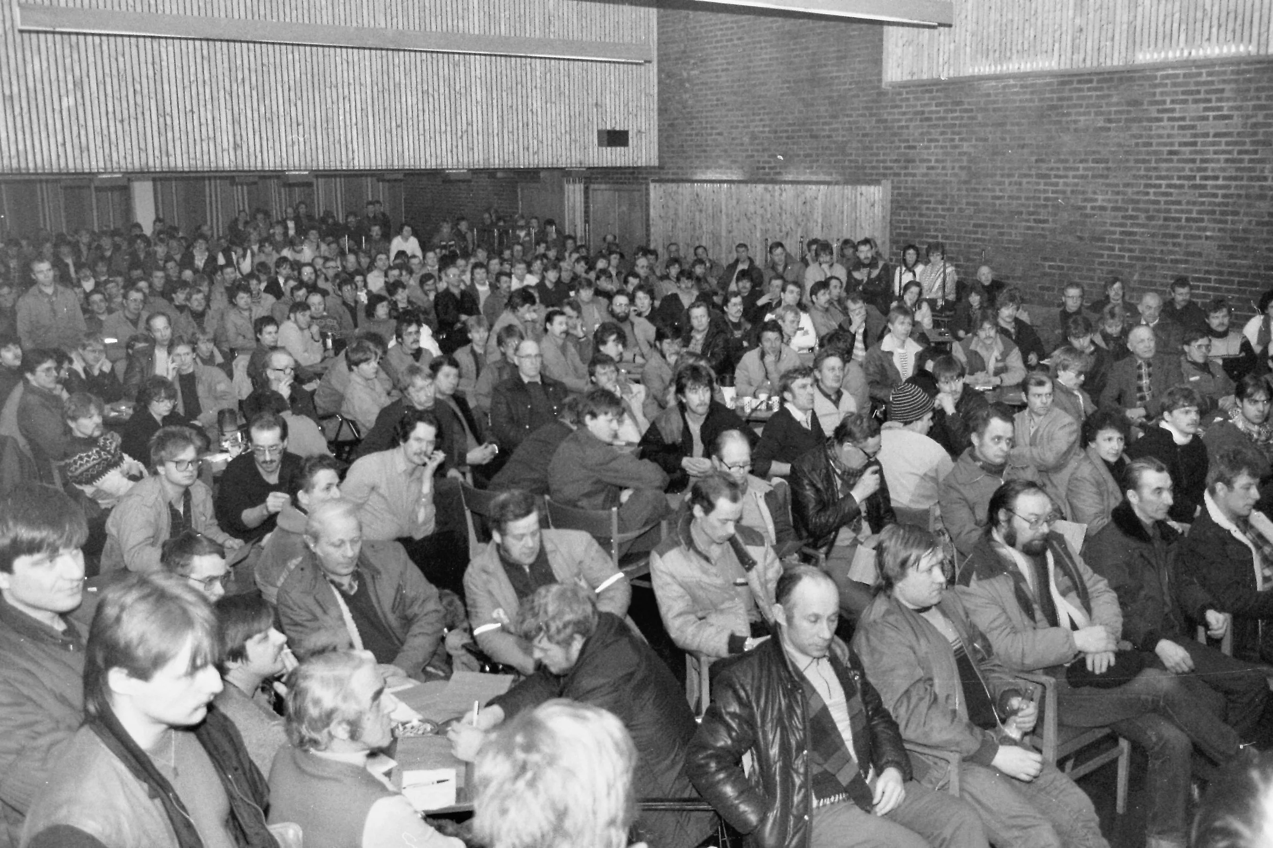 Avstemninger om fortsatt aksjon - 23. mai 1985