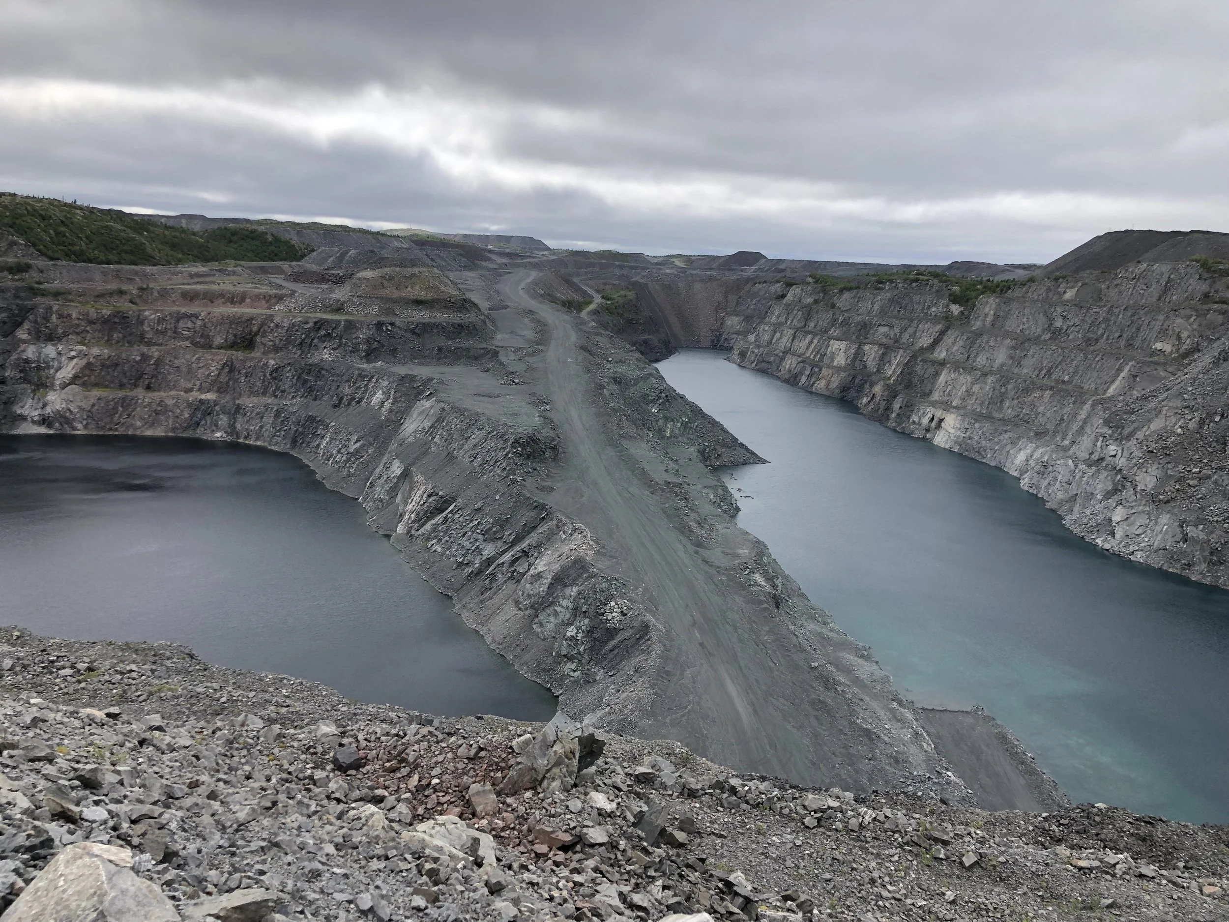 Østmalmen til venstre og Vestmalmen til høyre i bildet